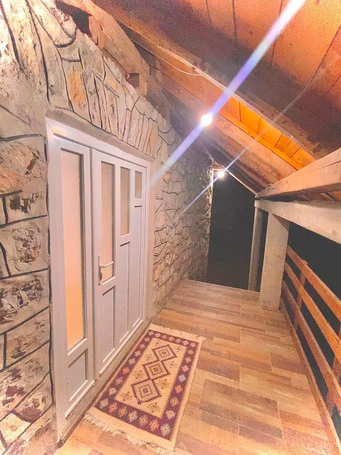 The Blue Eye Bed and Breakfast Vuthaj Exterior foto