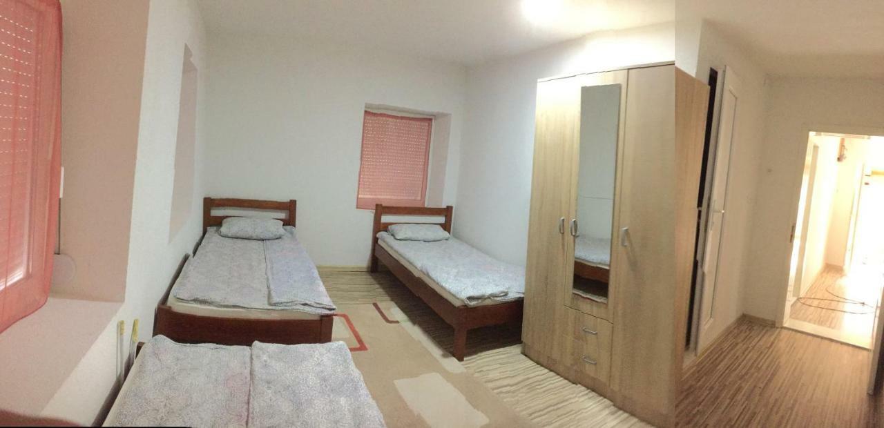 The Blue Eye Bed and Breakfast Vuthaj Exterior foto
